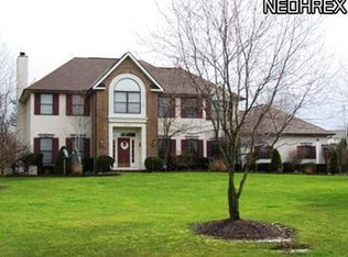 16765 Victoria Dr, Chagrin Falls, OH 44023