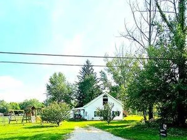 310 Beechwood St, Hartford, MI 49057