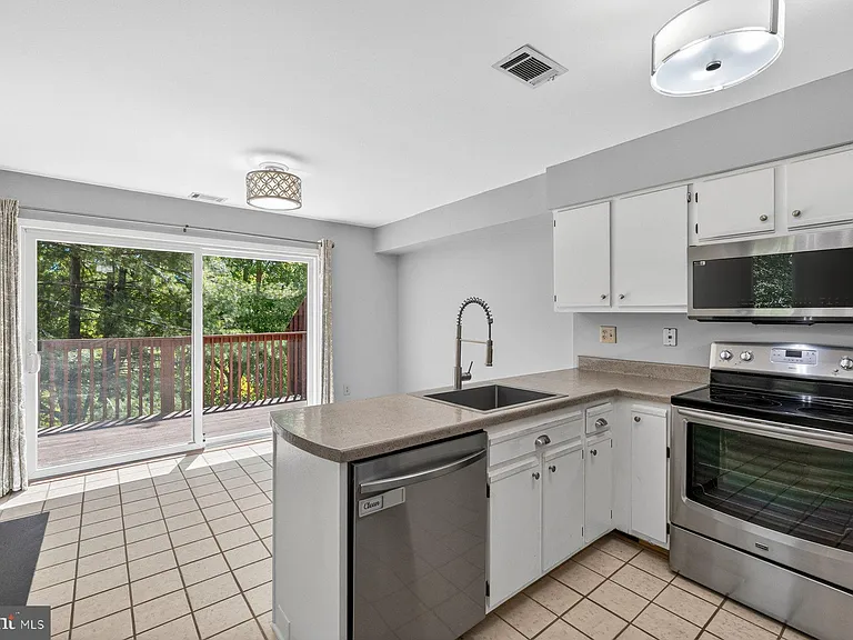 18273 Leman Lake Dr — Photo 7