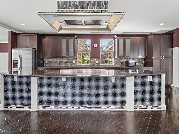 4th image of 2621 Stenhouse Pl