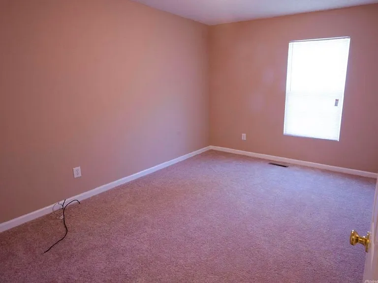4225 Whitfield Rd — Photo 9