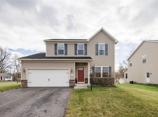 3 Saldo Ln, Penfield, NY 14526