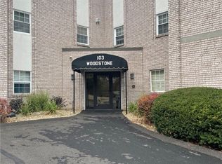 103 Woodstone Ln APT 41, New Kensington, PA 15068