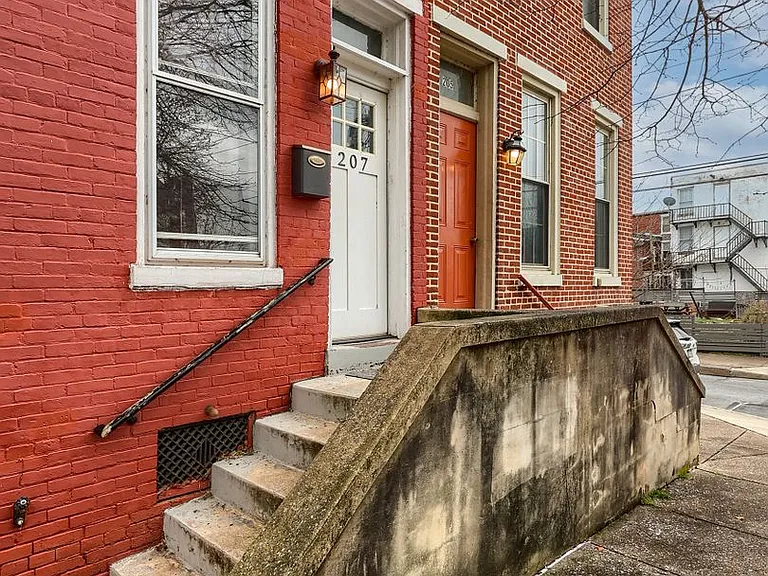 207 Calder St — Photo 26