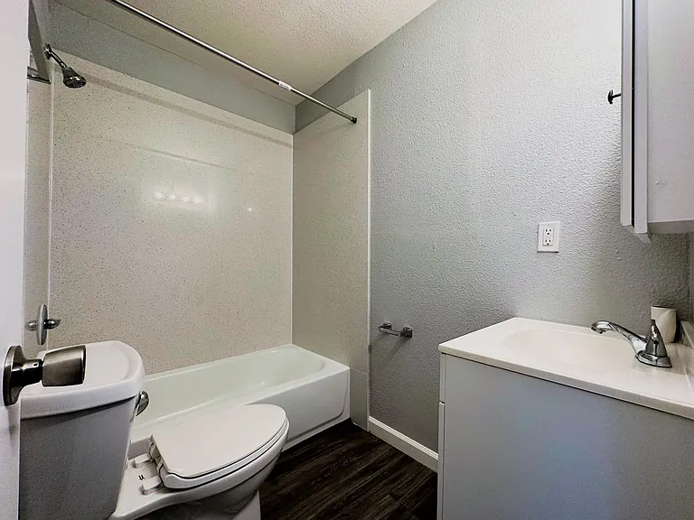 150 Gateway Court — Photo 15