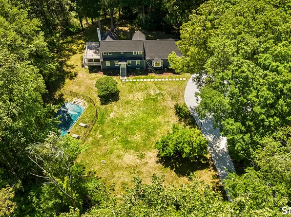 33 Old Stagecoach Road, Redding, CT 06896