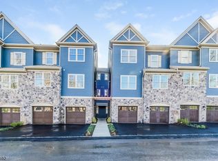 409 Mariners Point, Hopatcong, NJ 07843