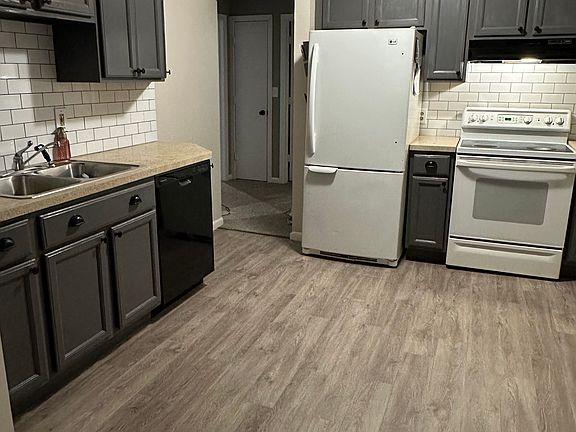 Eat in kitchen