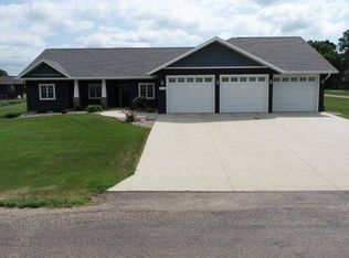 702 5th Ave, Doon, IA 51235