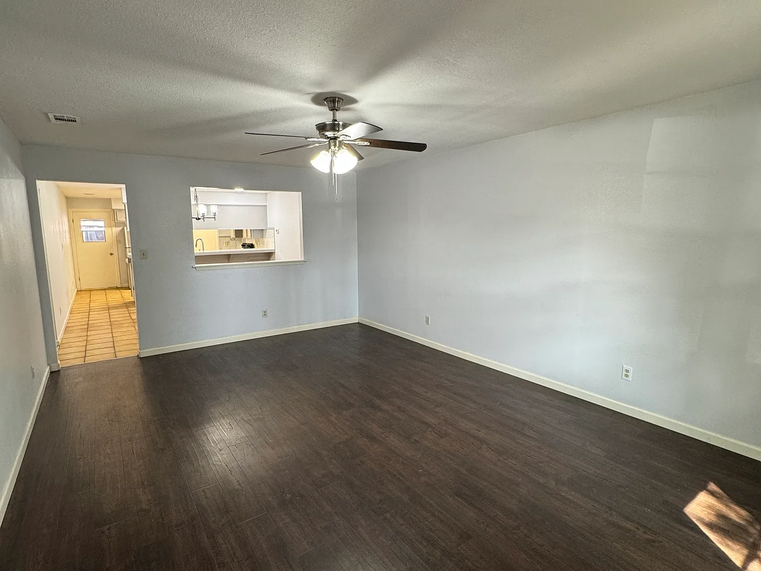 2 bed, 1200 sqft, $1,200 — Photo 3