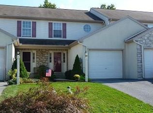 106 Moorland Ct, Lititz, PA 17543