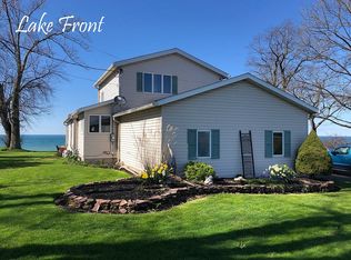 5469 Cherry Croft Ln, Burt, NY 14028