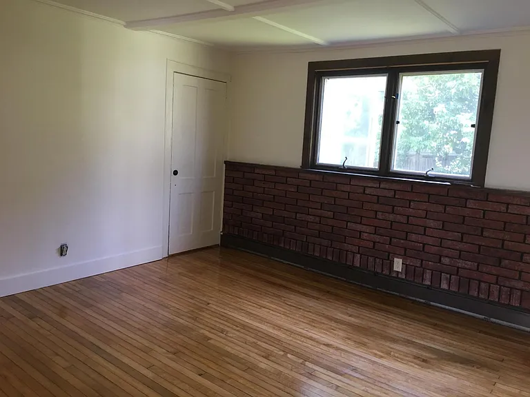 Bedroom / dining room