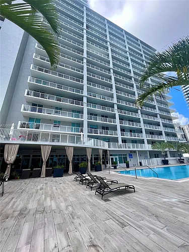 1250 S Miami Ave Photo 1