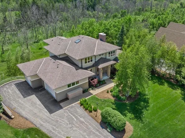 11835 North Sandhill CIRCLE, Mequon, WI 53092