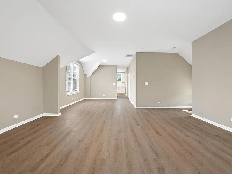 3311 N Ravenswood Ave #1 — Photo 3