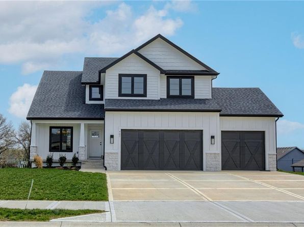 907 Meadowbrook Ln, Kearney, MO 64060