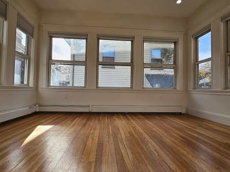 16 Gerald Rd #12 — Photo 7