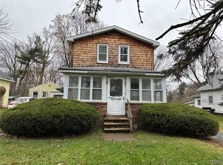 121 Hinsdale Rd, Mattydale, NY 13211