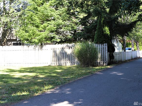 3rd image of 850 2nd Ave NW
