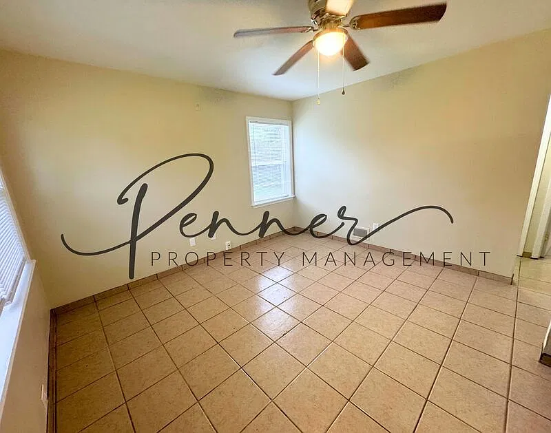 2 bed, 1.0 bath, 712 sqft, $1,150 — Photo 3