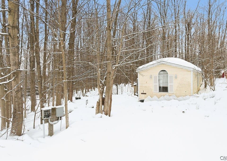 1st image of 7 Cowpath Rd