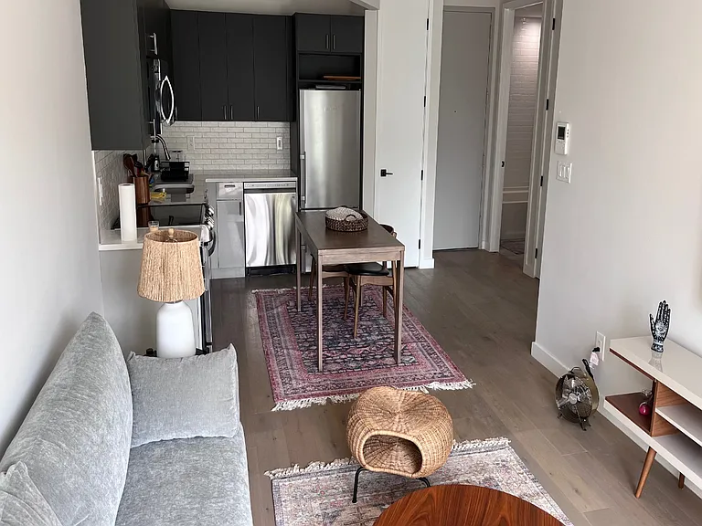 1390 Putnam Ave #4R — Photo 5