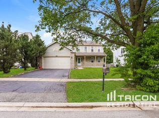 1864 Lake Shore Dr, Romeoville, IL 60446