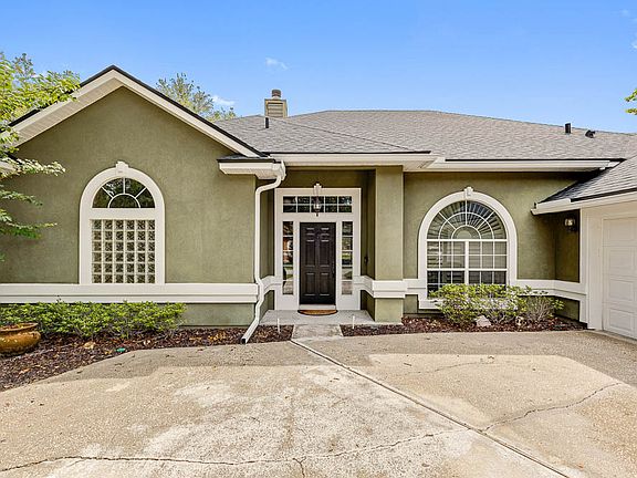 3rd image of 332 Maplewood Dr