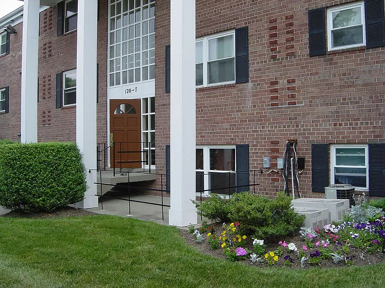 120-7 Washington St NE #A3 — Photo 1