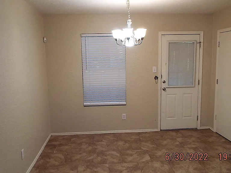 105 Wistoria Ct — Photo 7