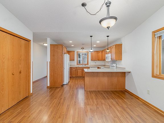 4th image of 545 4th Circle Dr SE