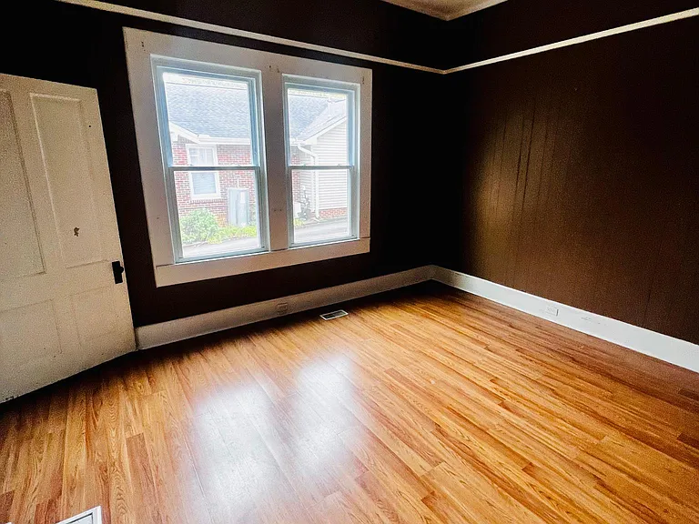 513 Creswell Ave — Photo 4