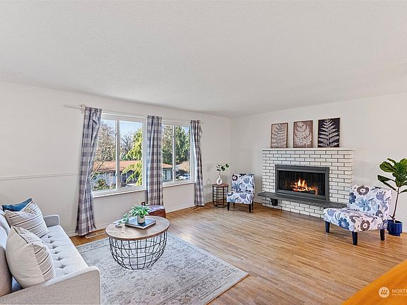5th image of 2181 Evergreen Avenue SE