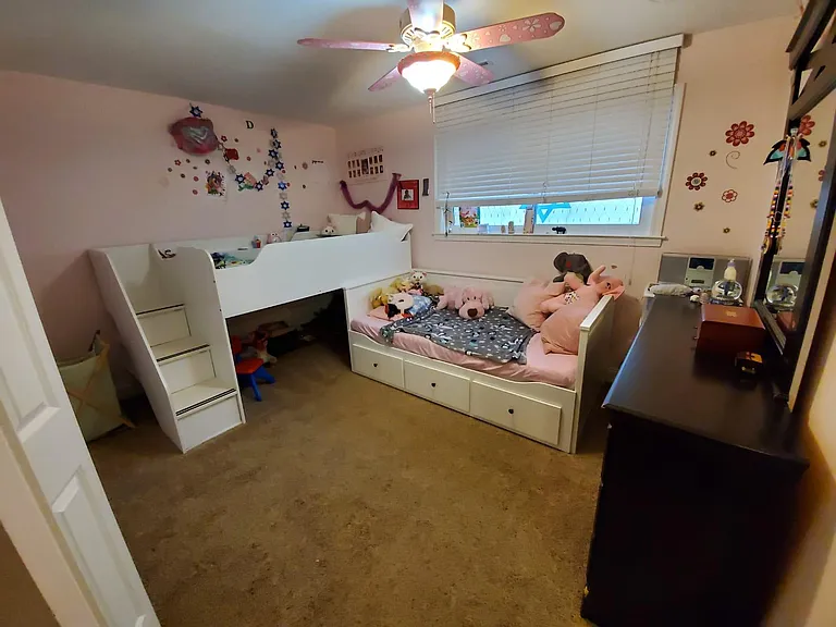 Bedroom 2 with Jack & Jill bathroom