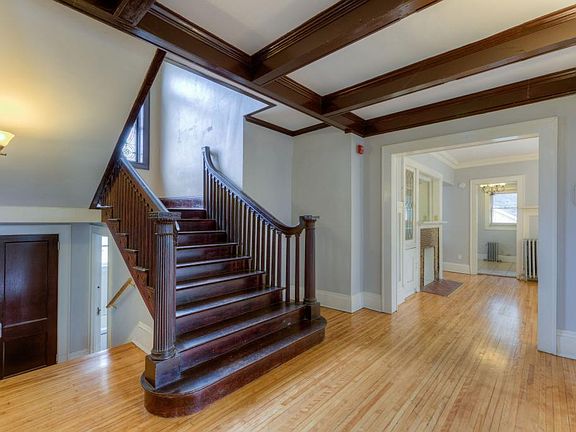 3rd image of 2449 Pillsbury Ave