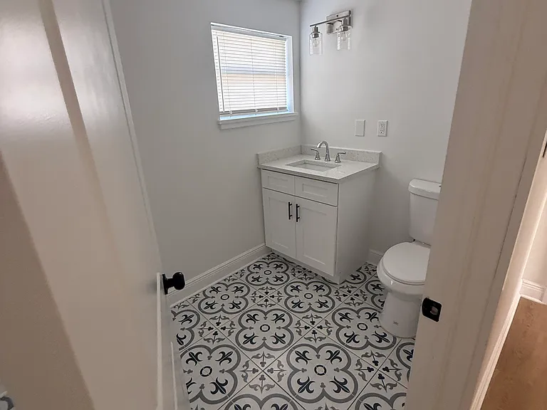 4621 N Hubert Ave #1 — Photo 6