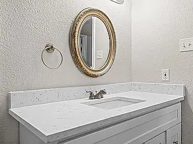 4 bed, 2.0 bath, 1875 sqft, $884 — Photo 4
