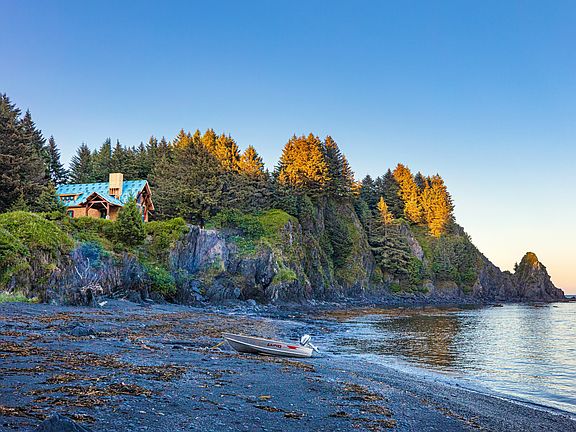 3rd image of 6115 Cliff Point Rd