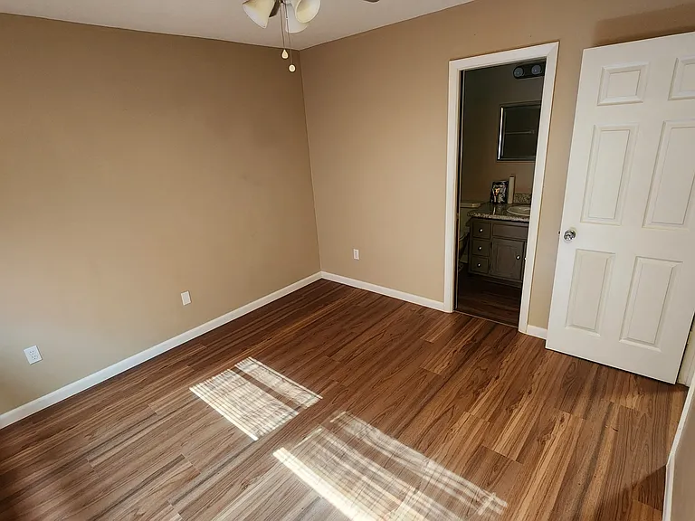 965 Fay Blvd — Photo 33