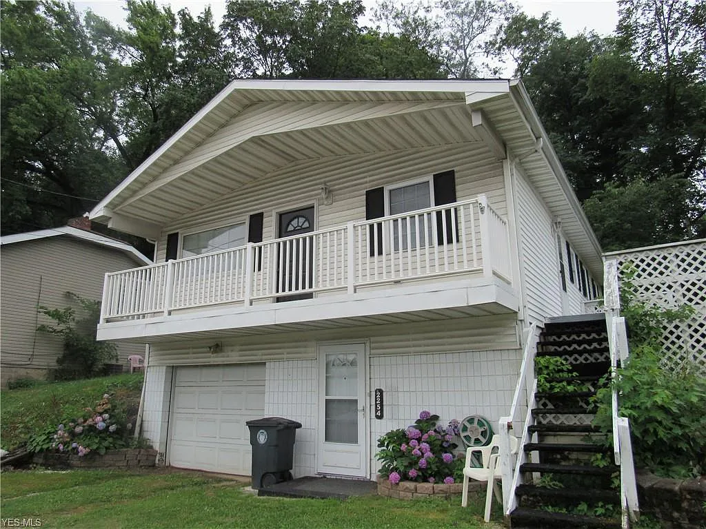 2254 Mogadore Rd photo 1