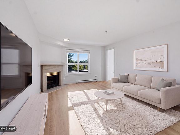 2nd image of 2928 Commercial Dr #306