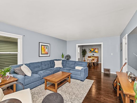 2nd image of 130 W Burlington Ave