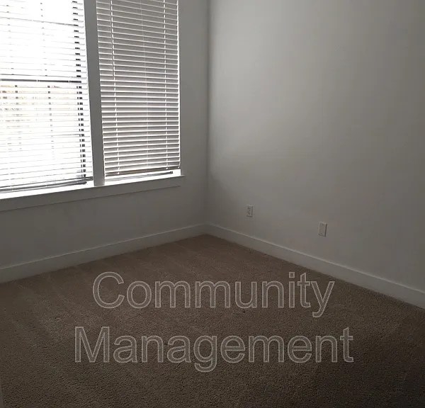 255 E Boyd Dr #111 — Photo 3