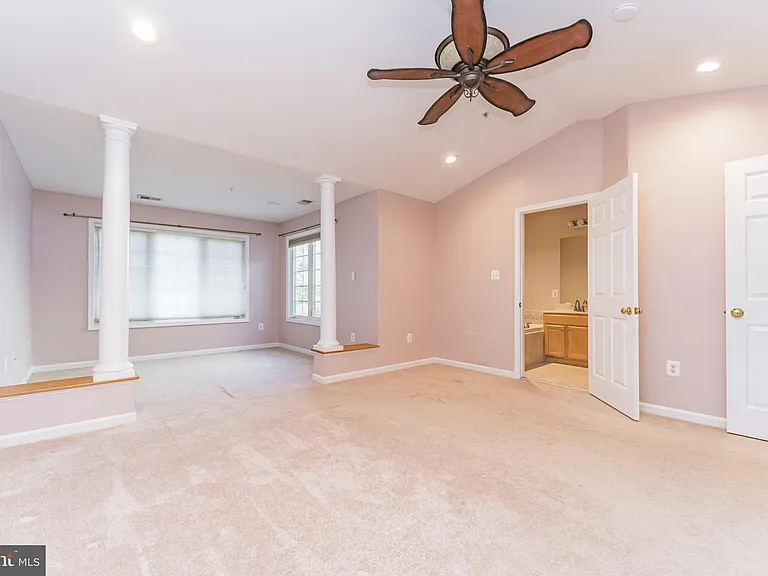 4858 Lee Hollow Pl — Photo 17