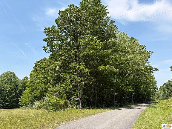 4th image of 1900 Mount Tussell Rd