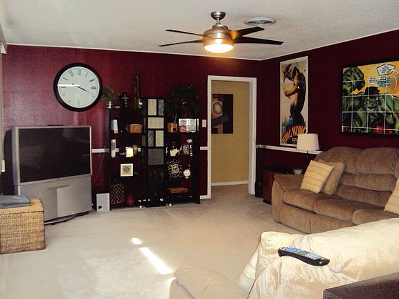 4th image of 1214 N Avenue E