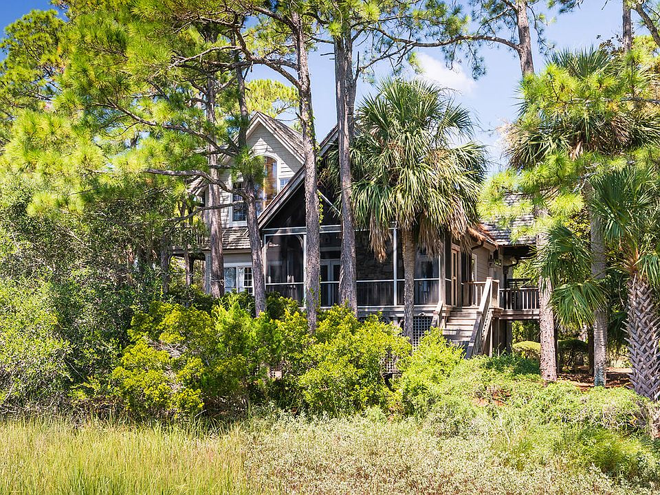 1st image of 7 Club Cottage Ln