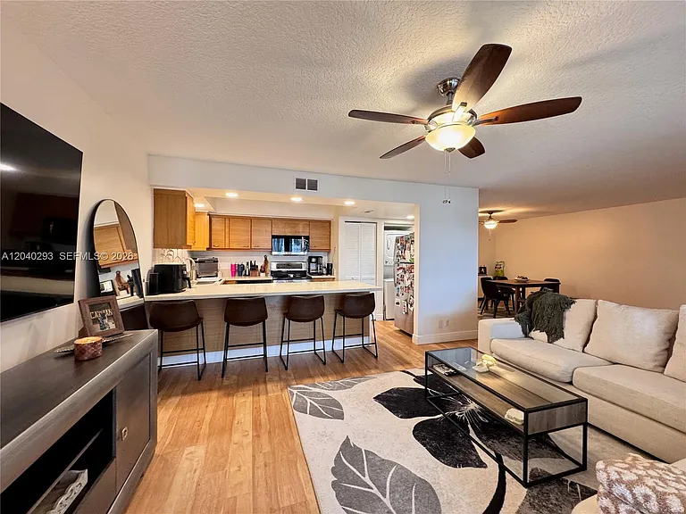 520 Orton Ave #503 — Photo 12