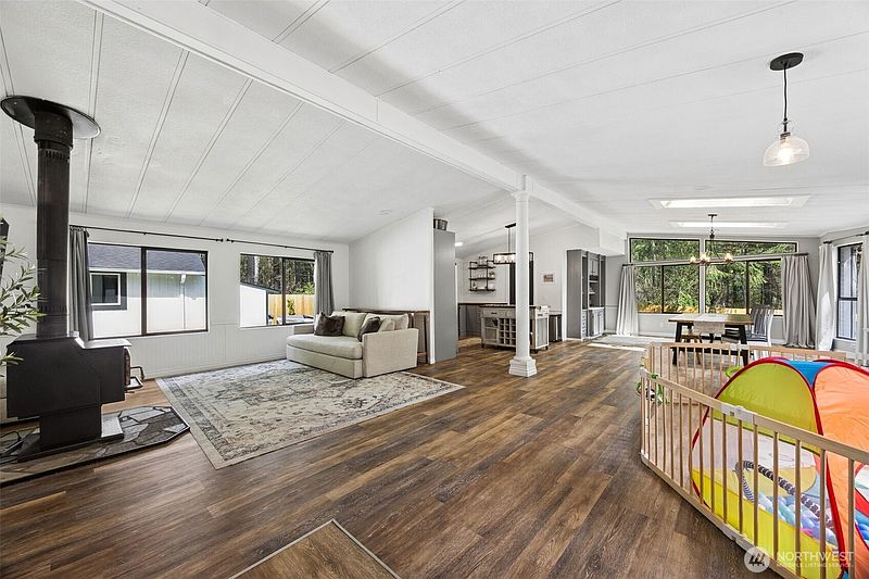 3rd image of 30428 Cumberland Kanaskat Road SE